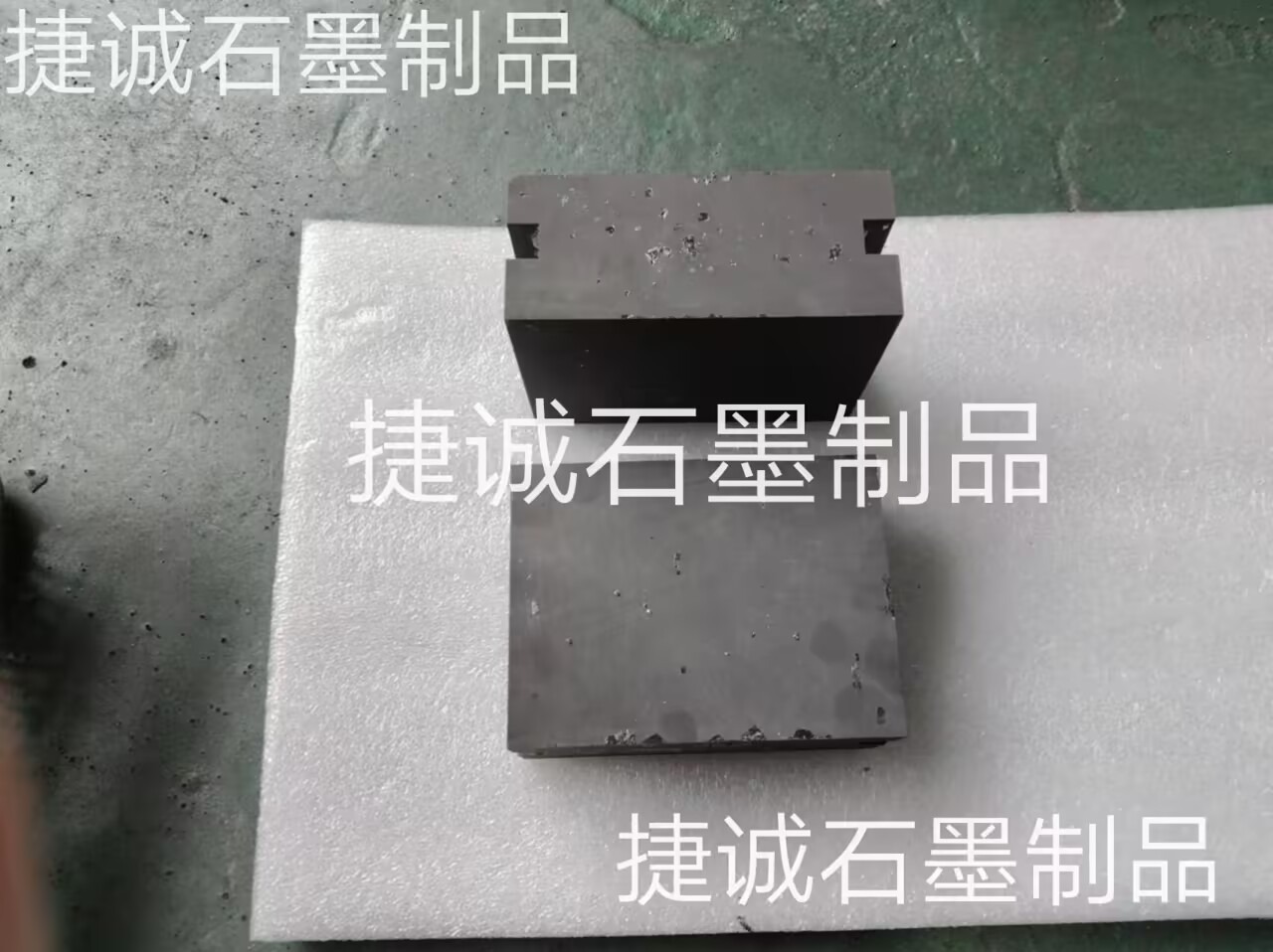鋁箔軟連接石墨電極，耐用銅箔軟連接石墨電極，銅箔覆鎳焊接石墨塊，軟連接石墨塊，新能源電池連接片焊接模具，銅軟連接焊機(jī)石墨電極塊